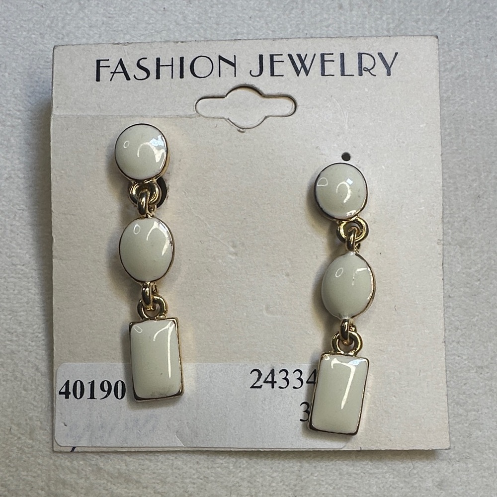VTG 80s-90s DEAD-STOCK Cream & Gold Link Drop Earrings (NEVER WORN)